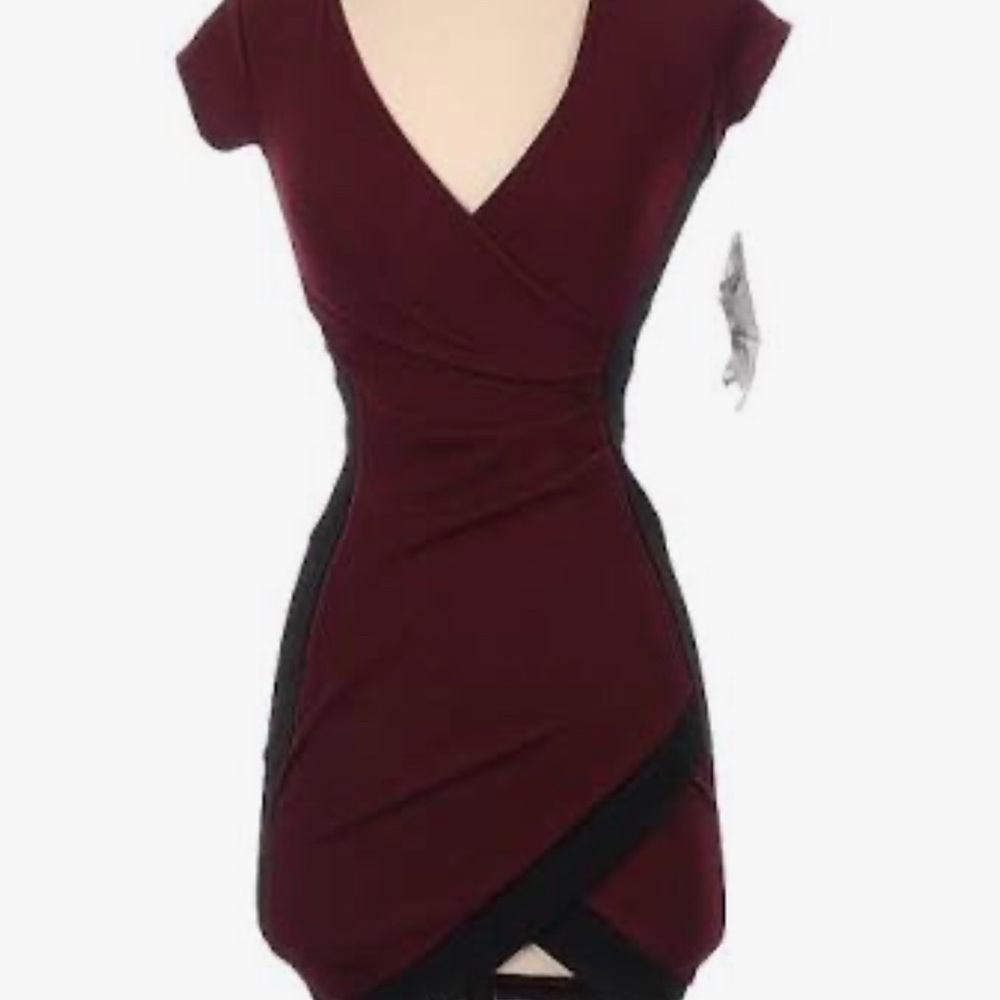 Almost Famous Women's Striped Ruched Cocktail Dress Purple Size X-Small NWT - Picture 5 of 6